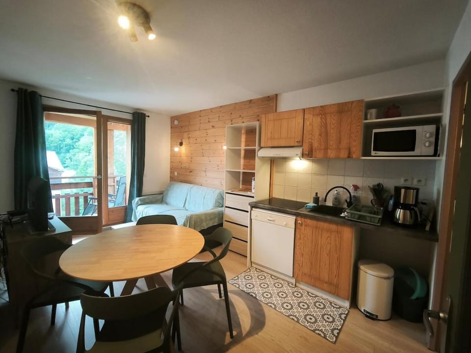 Living room, kitchen