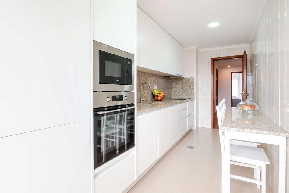Kitchen or kitchenette, Dining area, oven, stove