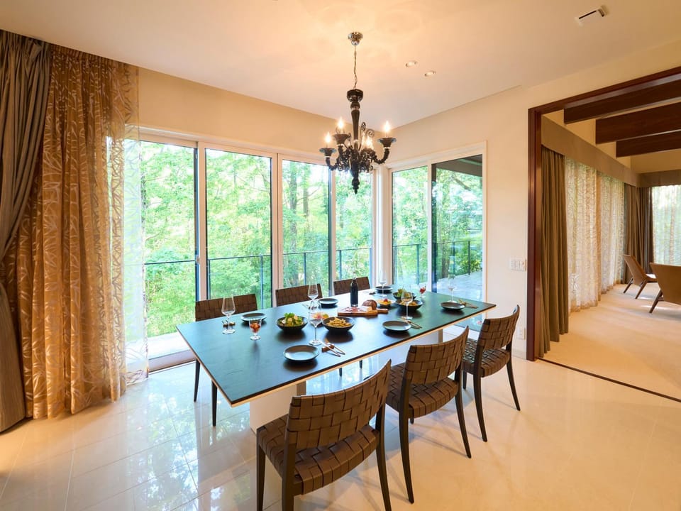 Living room, Photo of the whole room, Dining area