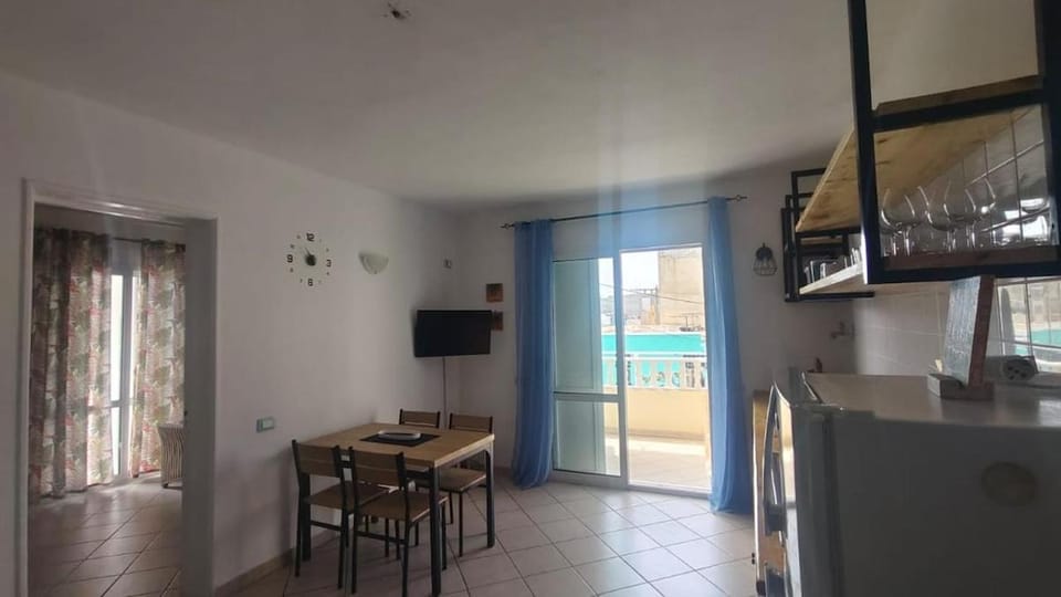 TV and multimedia, Kitchen or kitchenette, Dining area