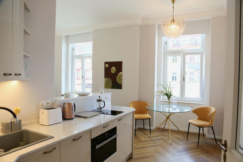 Dining area, Communal kitchen, kitchen, kitchen
