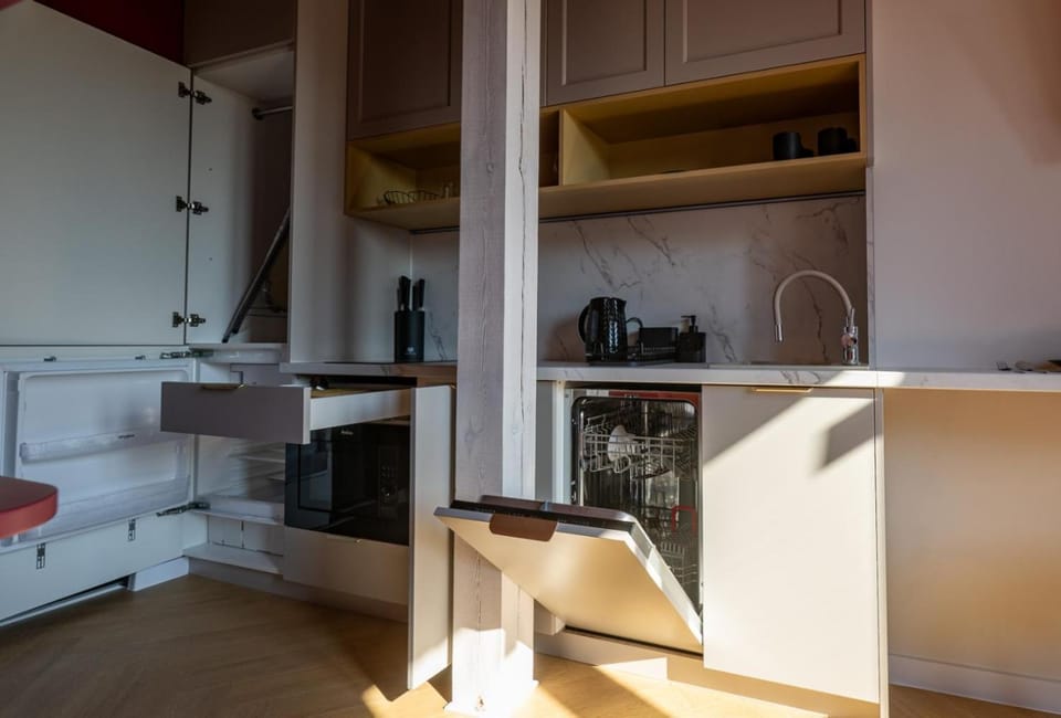 Kitchen or kitchenette