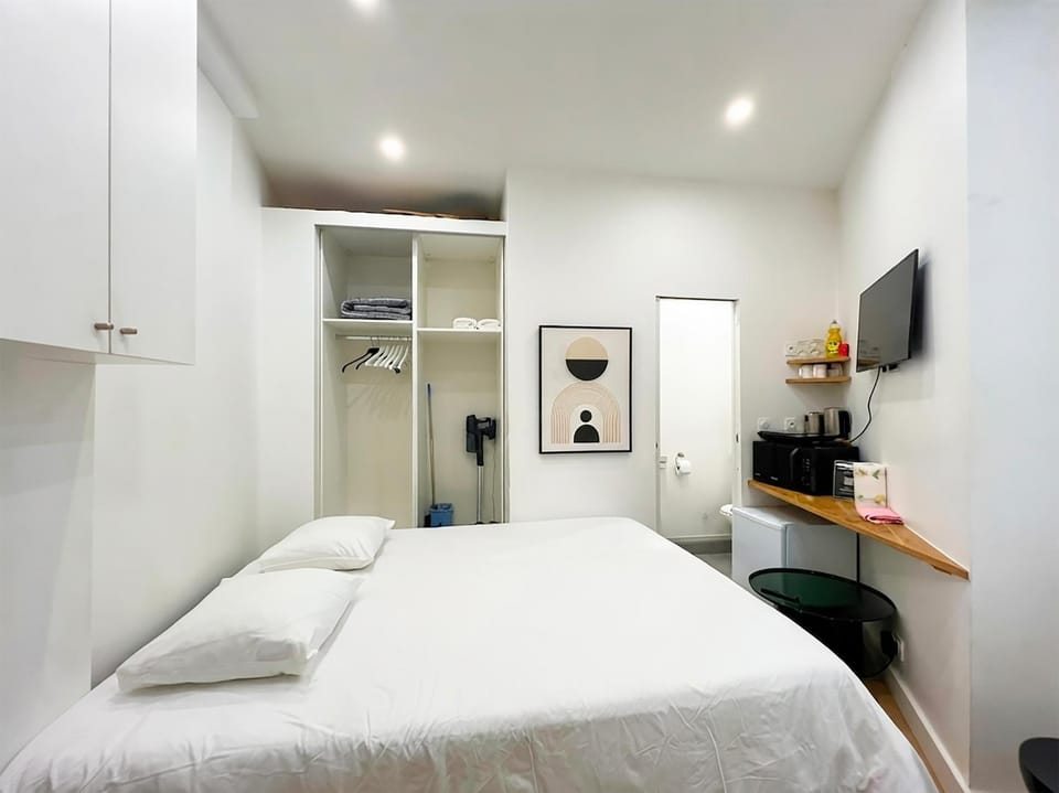 UrbanFlat 165 - Studio Tourisme & Business Paris Centre Apartment in Paris