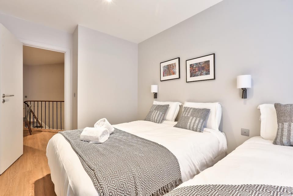 UrbanFlat 122 - Grand Appartement au centre de Paris Apartment in Paris
