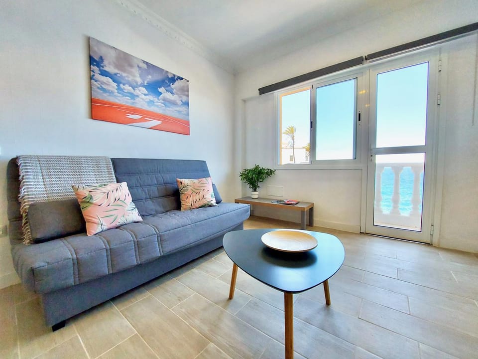 Living room, Sea view