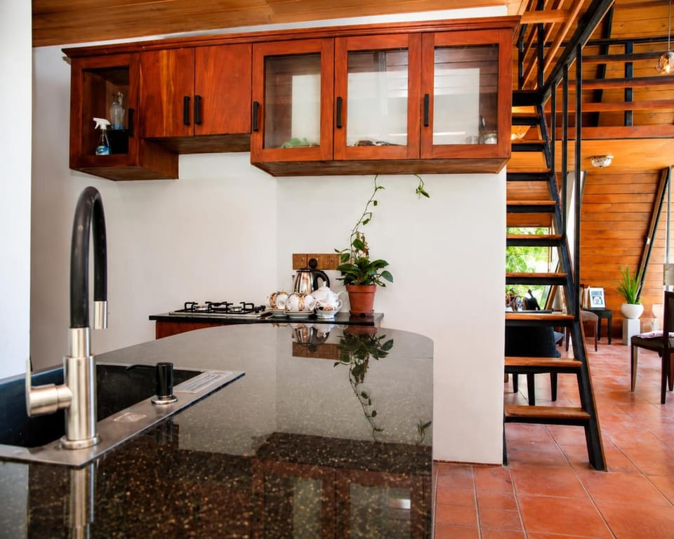 The Angla Luxury Stay near Beach & Madu River Villa in Southern Province