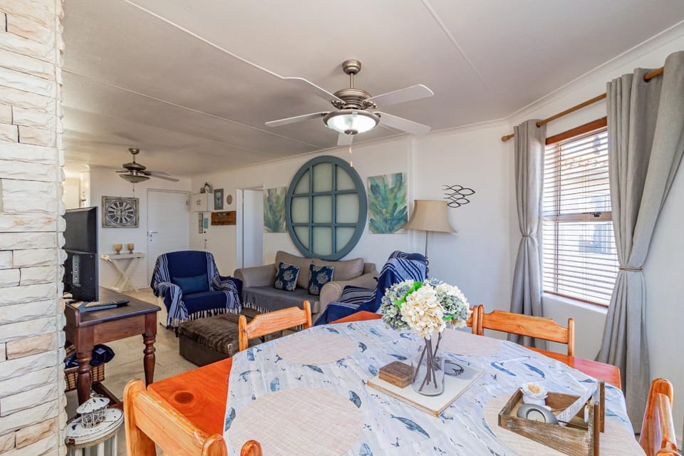 214 Hermanus Beach Club Apartment in Hermanus