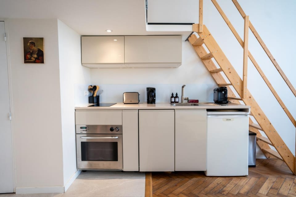 Coffee/tea facilities, Communal kitchen, dishwasher, oven, stove, toaster