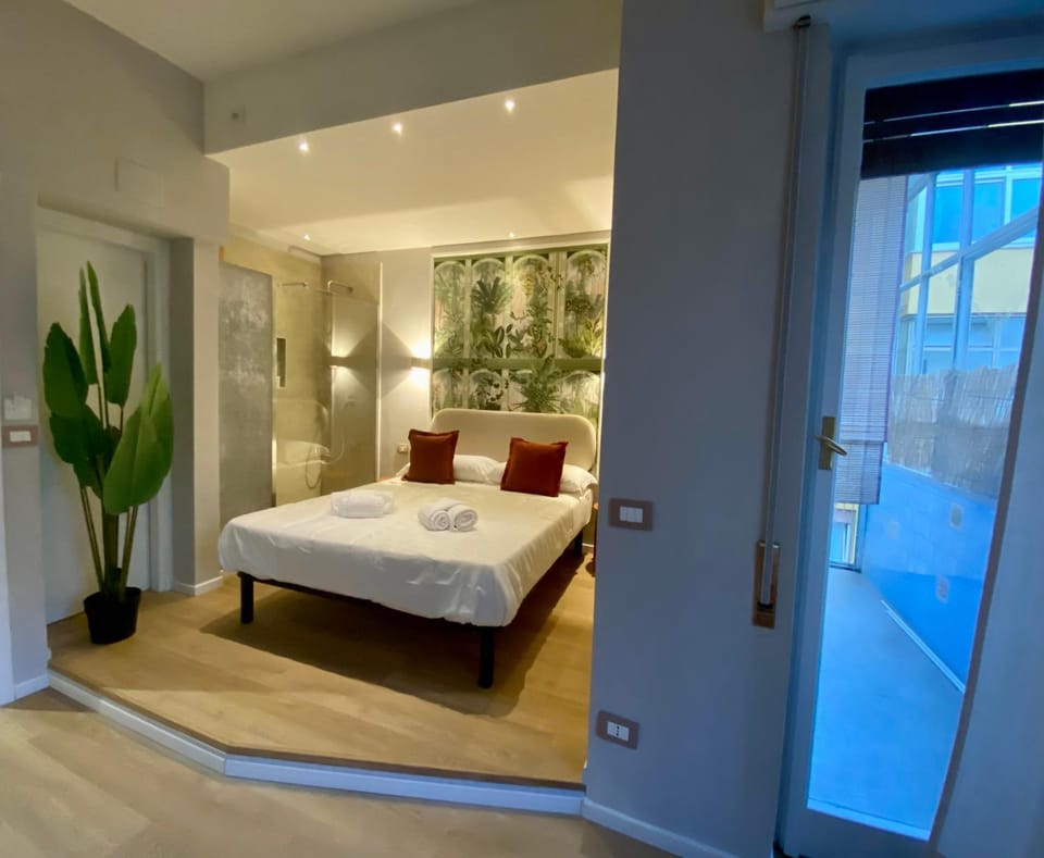 Shower, Bedroom