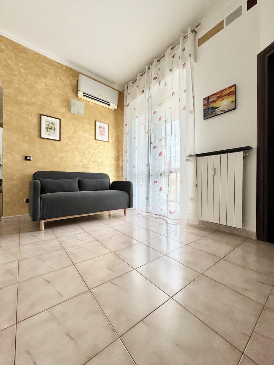 Living room, Seating area, heating, internet, safe, air conditioner