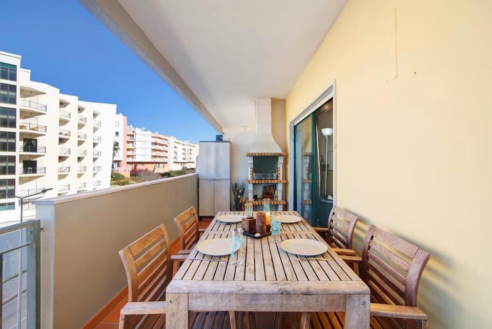 Casa Videira - 2-bedroom apartment on Ocean Terrace Apartment in Porches