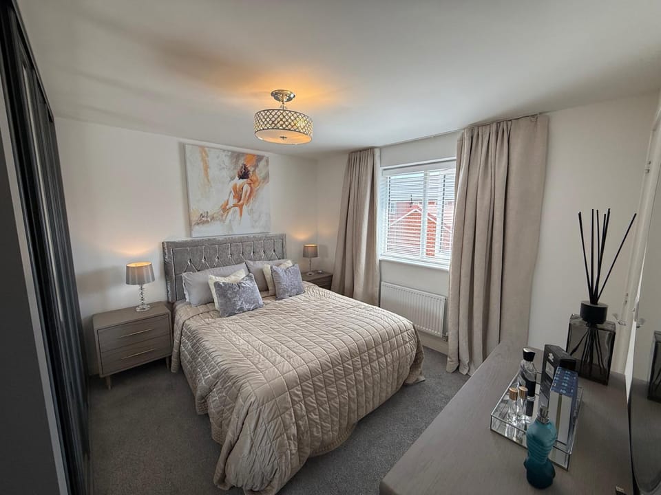 Bed, Bedroom