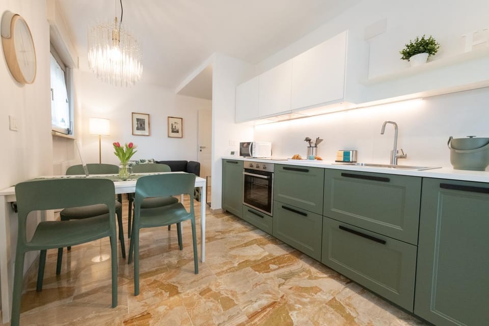 Lunch, kitchen