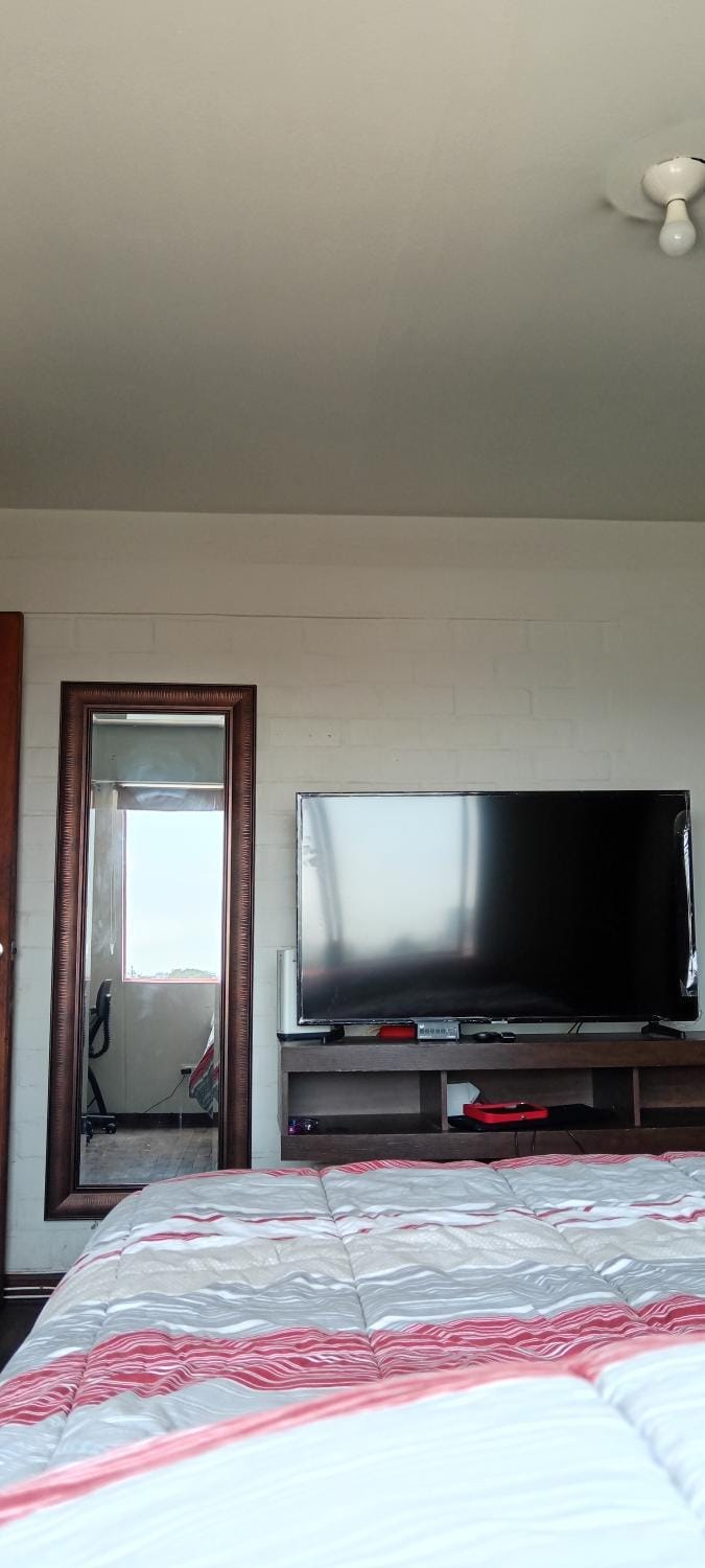 Bed, TV and multimedia, Bedroom