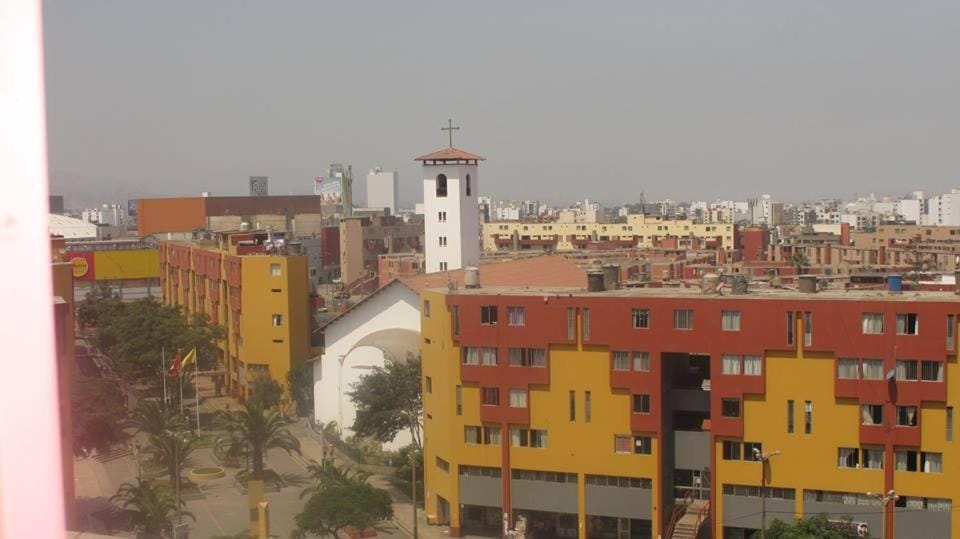 Nearby landmark, Day, Neighbourhood, City view, Street view