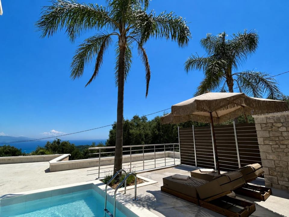 Pool view, Sea view
