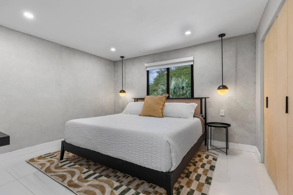 Villa Arabelle, Spacious 5BR Oasis with Private Pool Villa in Miami Shores