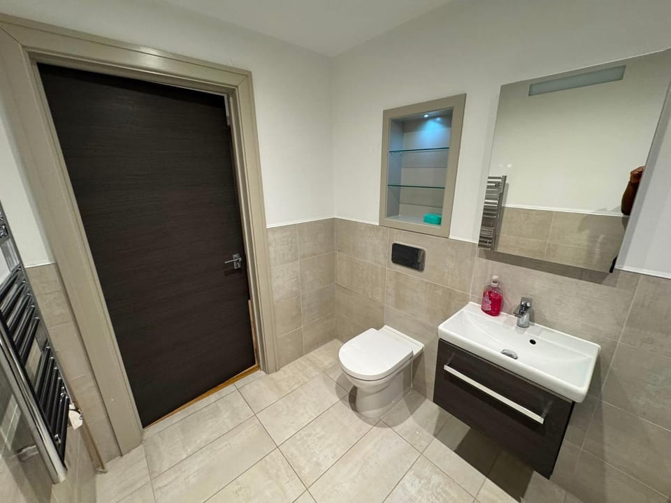 The Zenith Residence - 2 Bedroom Apartment in London