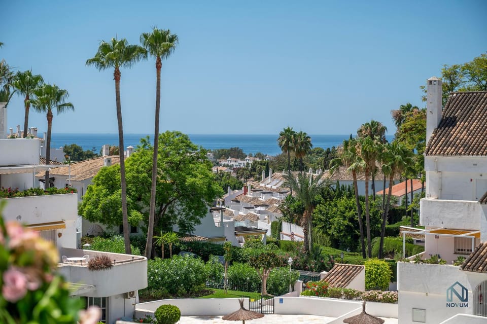 Luxury 2BR Apartment near Puerto Banús w Sea Views Apartment in Marbella