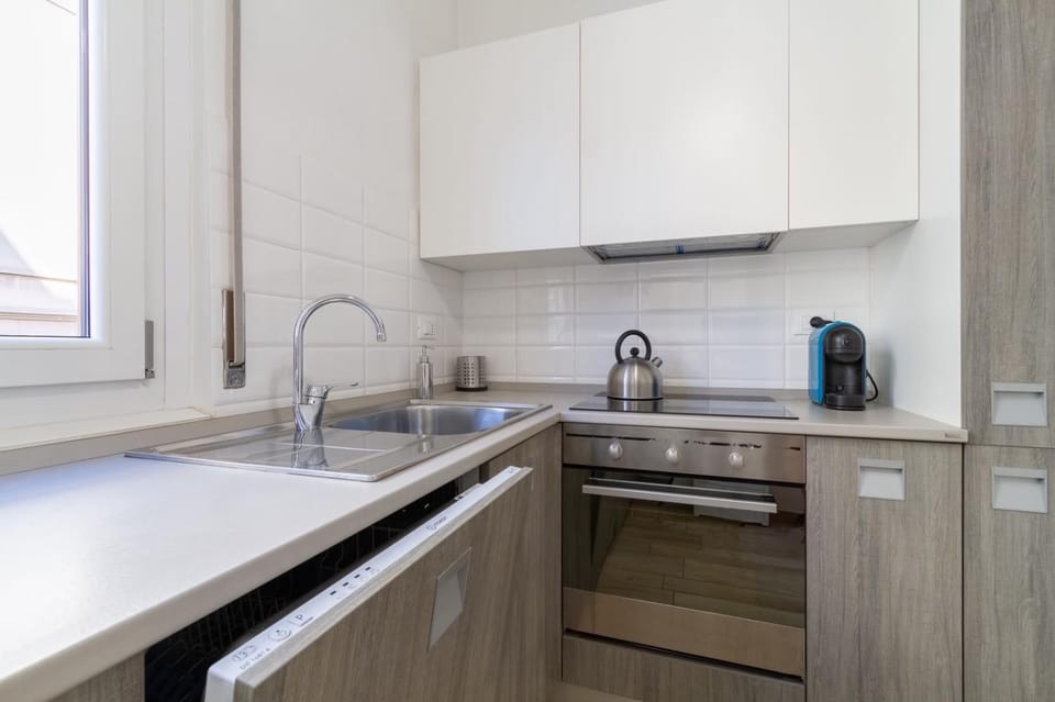 Coffee/tea facilities, Kitchen or kitchenette, dishwasher, minibar, pet friendly, stove