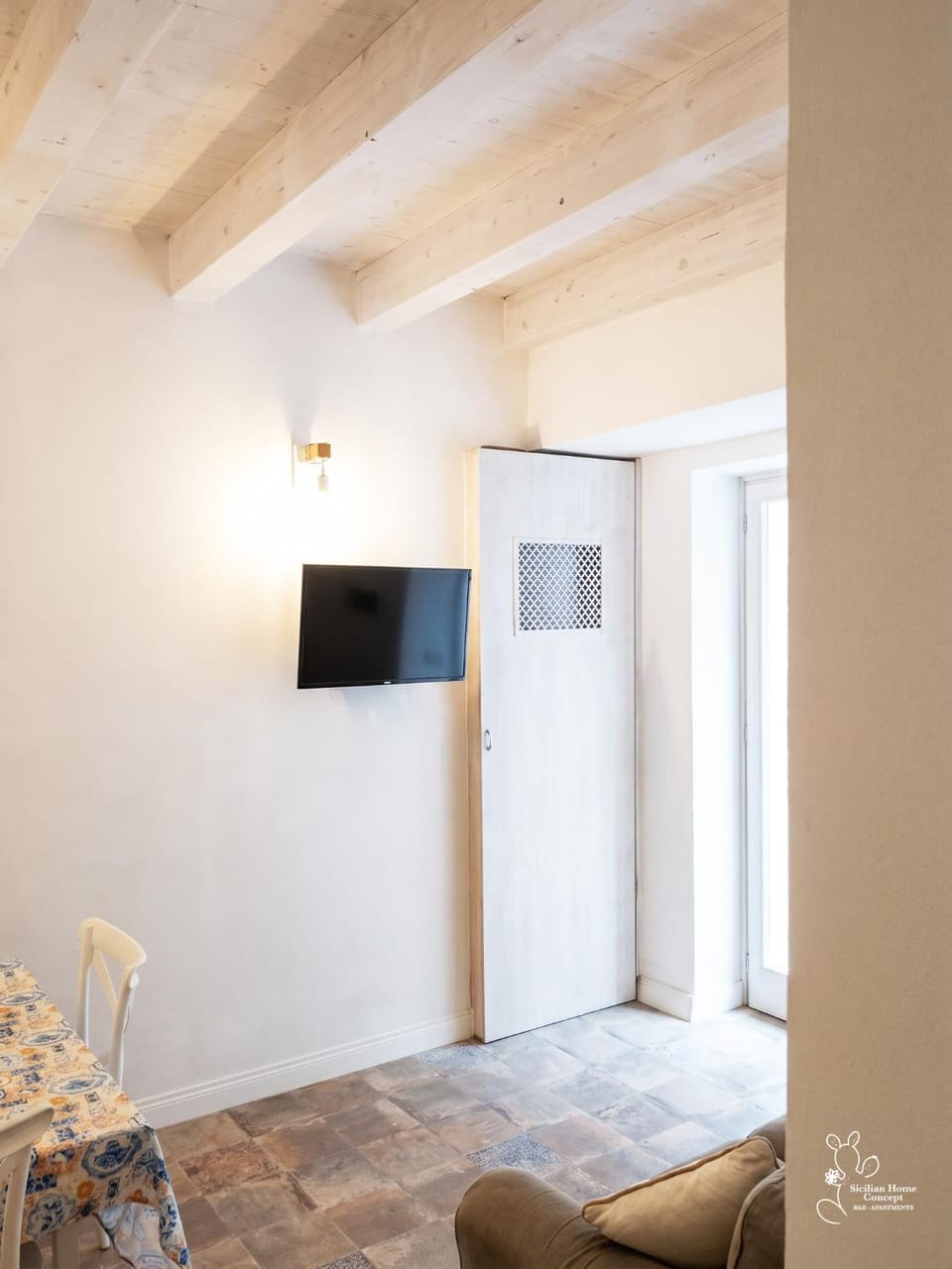 Dining area, Lunch