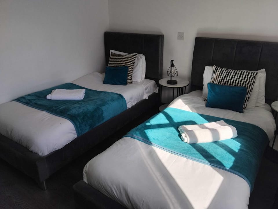 EW Guesthouse near Airport & NEC Hotel in Marston Green