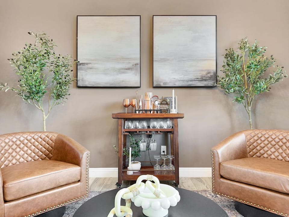 Living room, Seating area