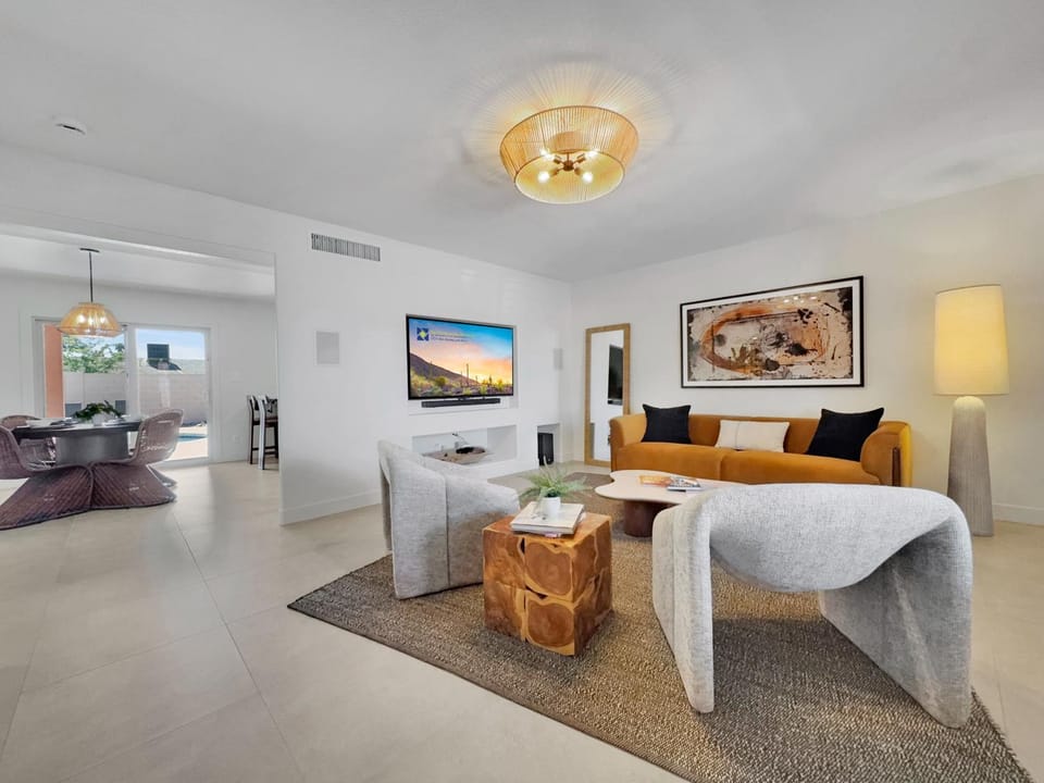 TV and multimedia, Living room, Seating area