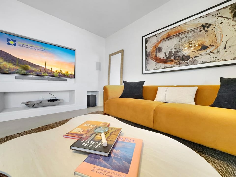 TV and multimedia, Living room, Seating area
