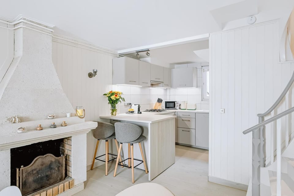 Dining area, concierge