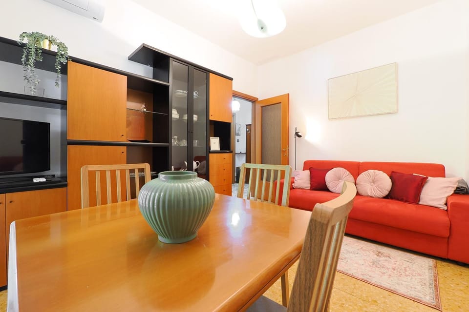 TV and multimedia, Living room, Dining area