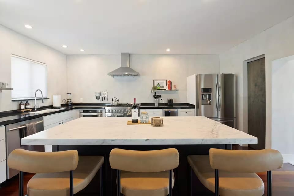Villa Oceanique, Serene 4BR Escape with Private Pool Villa in Miami Shores
