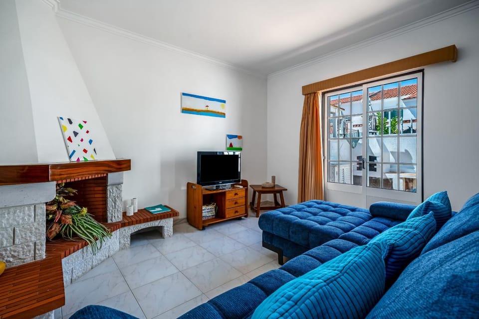 Communal lounge/ TV room, Living room