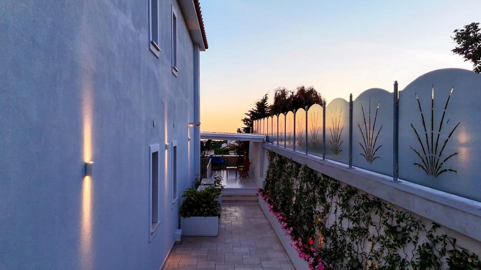 Nevada Infinity Villa with Pool, Terrace, Capri View Villa in Massa Lubrense