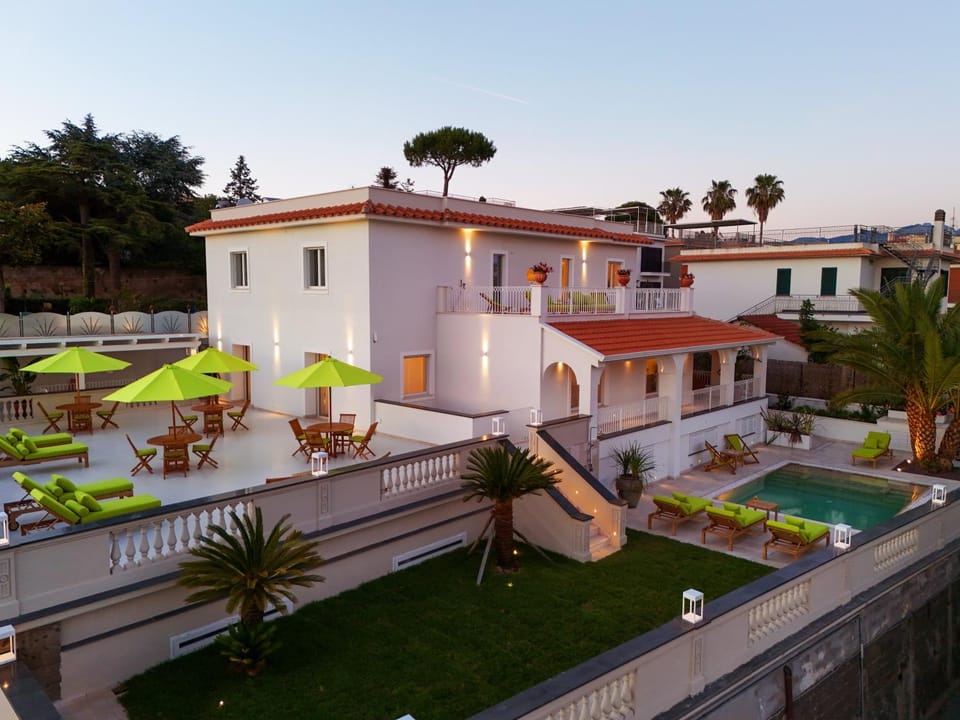 Nevada Infinity Villa with Pool, Terrace, Capri View Villa in Massa Lubrense