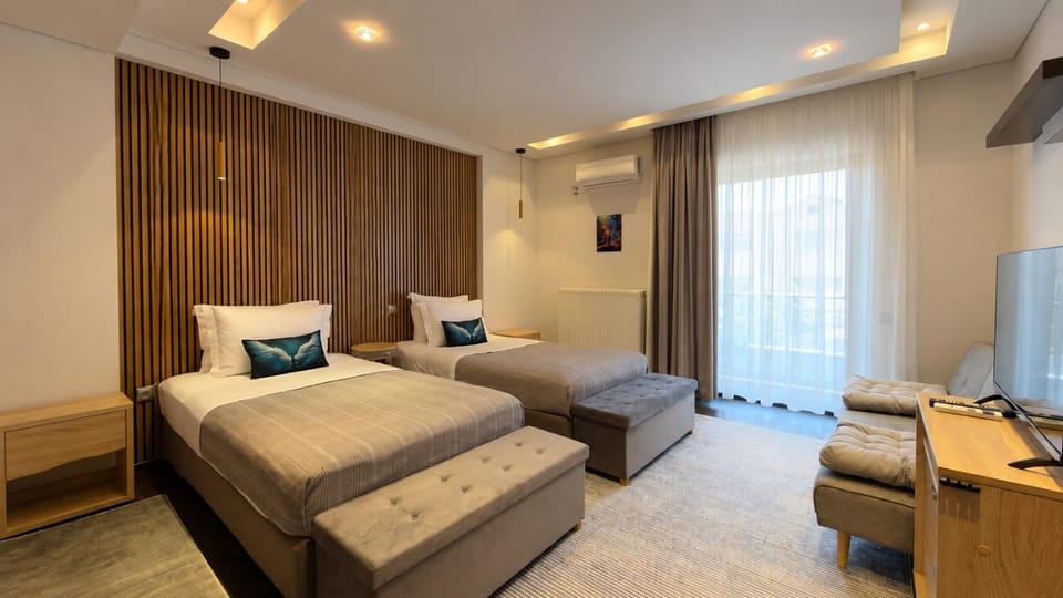 Bed, TV and multimedia, Bedroom