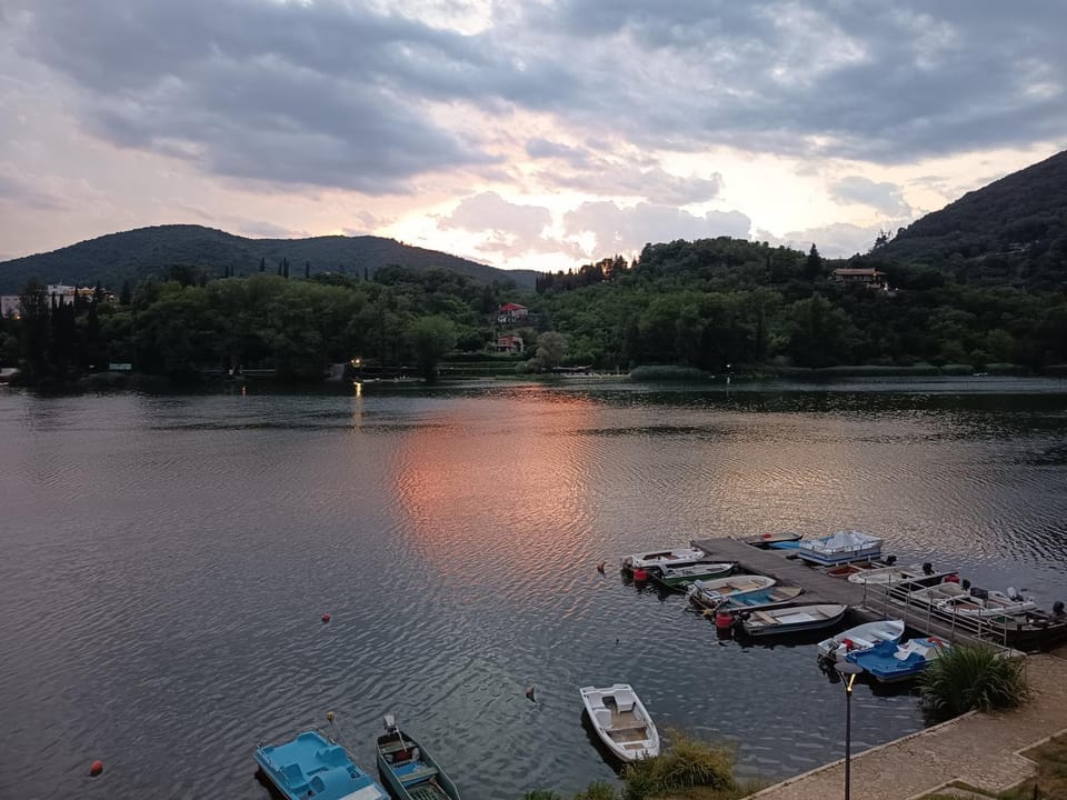 Setteacque Lakeview Rooms Bed and Breakfast in Umbria