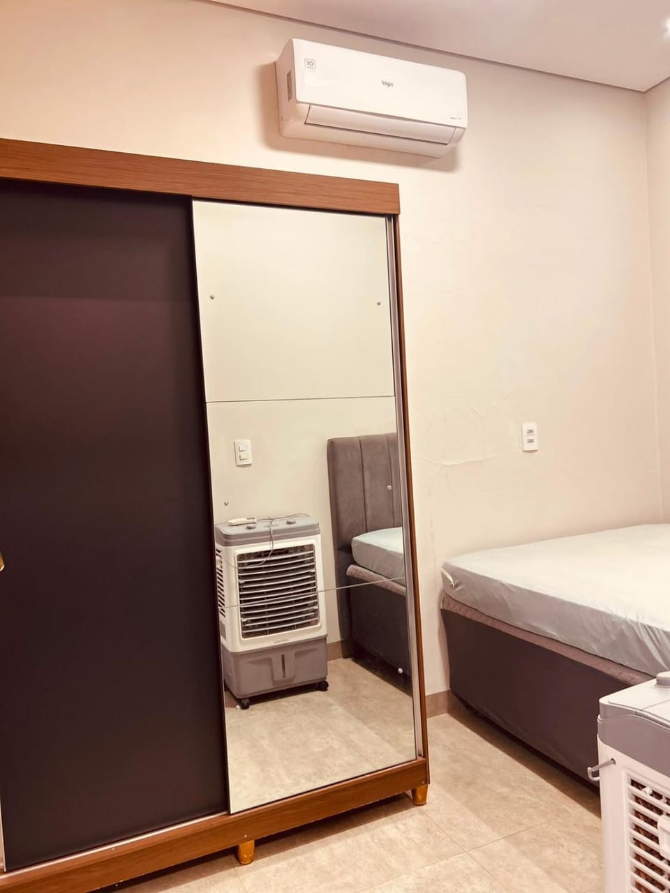 Flat com Ar Condicionado e Wi-Fi, Ambiente Familiar Ideal para Casais e Trabalho Apartment in State of Mato Grosso do Sul, Brazil