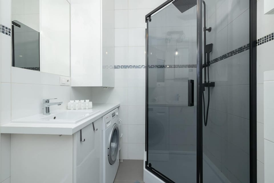 Shower, Bathroom