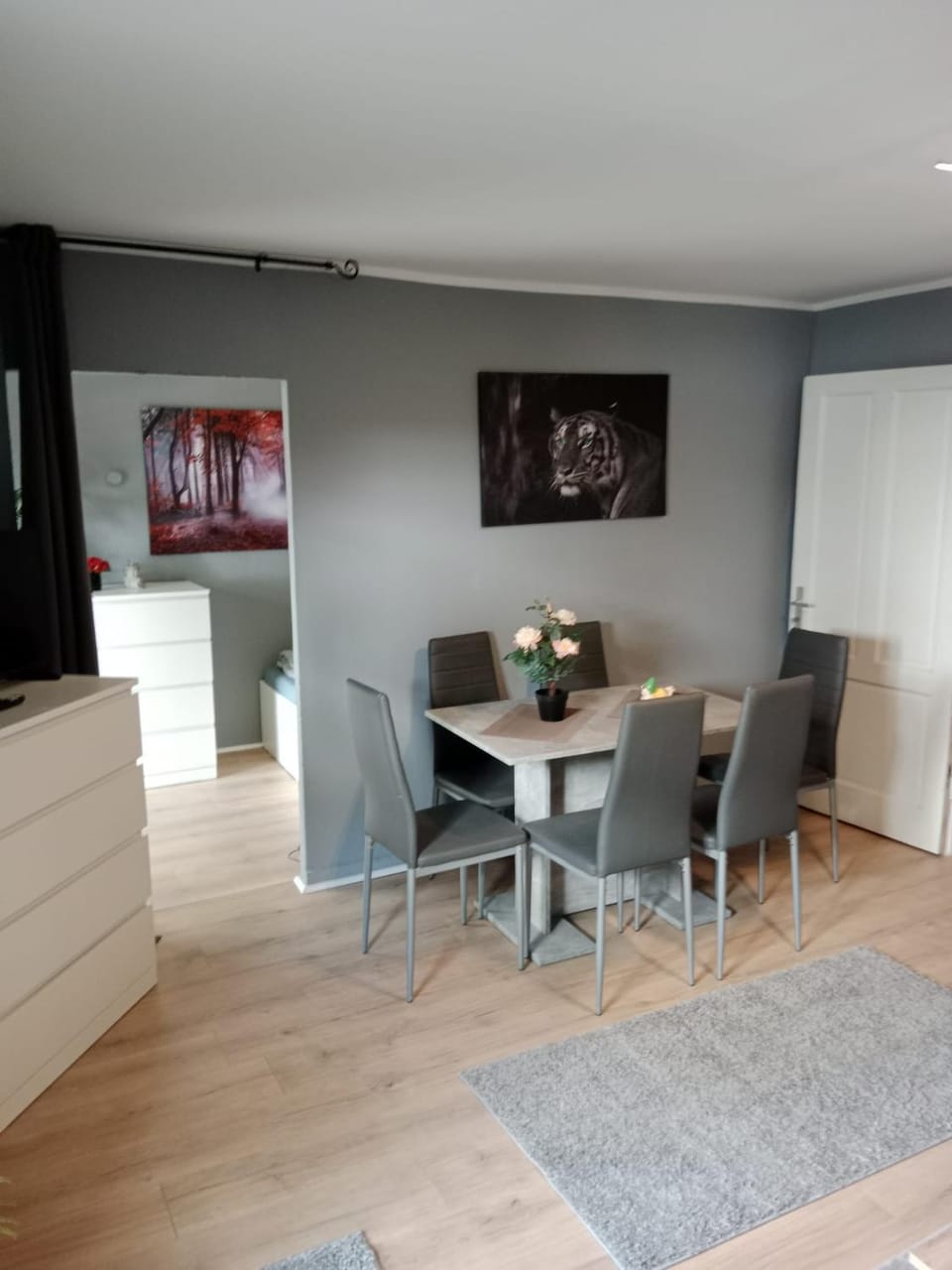 Living room, Dining area, Food