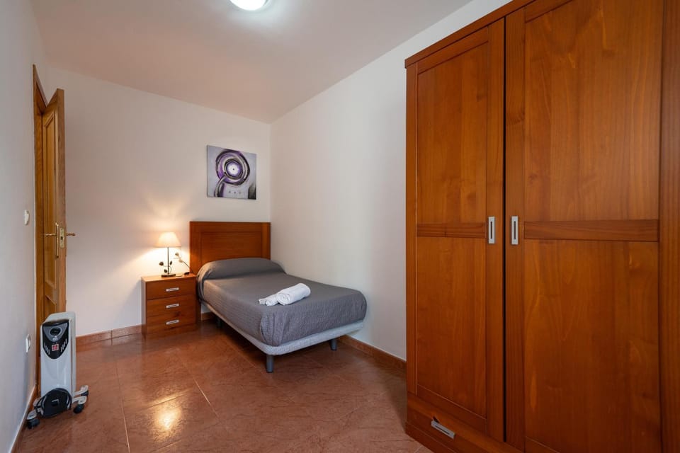 Bed, Photo of the whole room, Bedroom, wardrobe