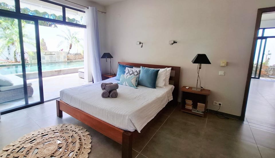 Bed, Photo of the whole room, Bedroom, Pool view, towels