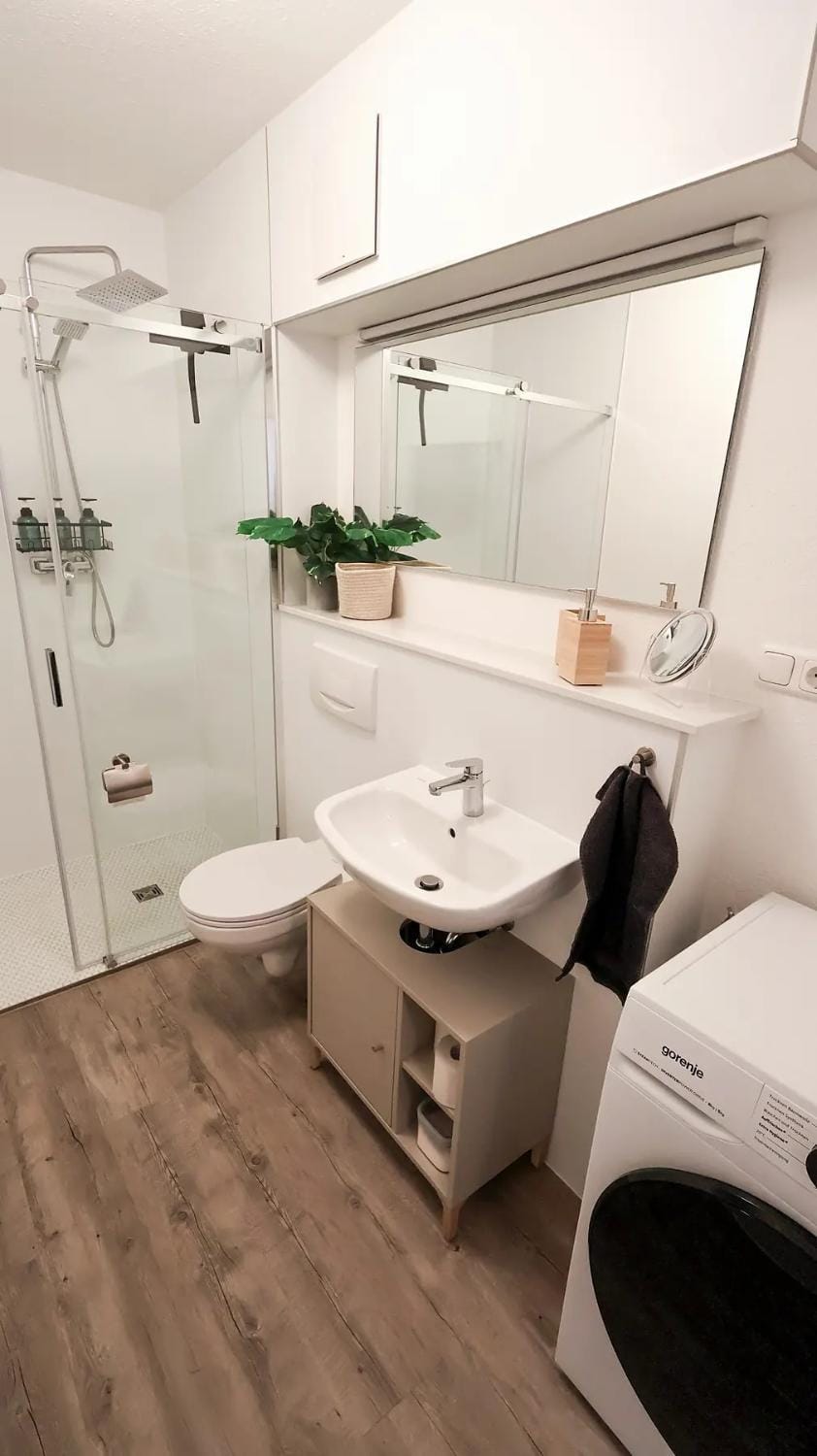 Shower, Toilet, Bathroom