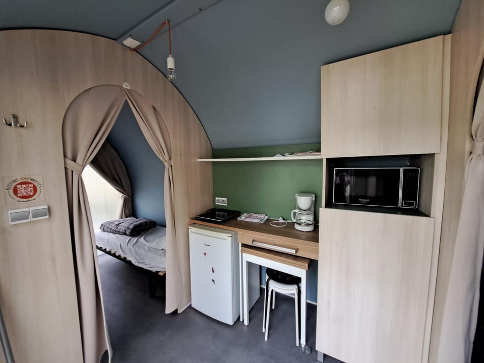 camping de l étang Campground/ 
RV Resort in Nouvelle-Aquitaine