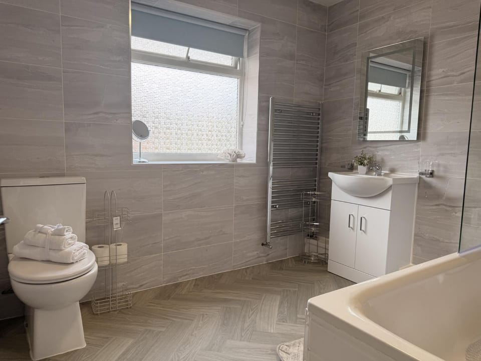 Toilet, Bathroom, Bath, towels