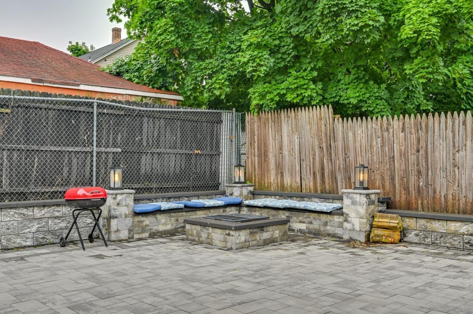 Walk to Train! Updated Apt in Huntington Station Apartment in Long Island