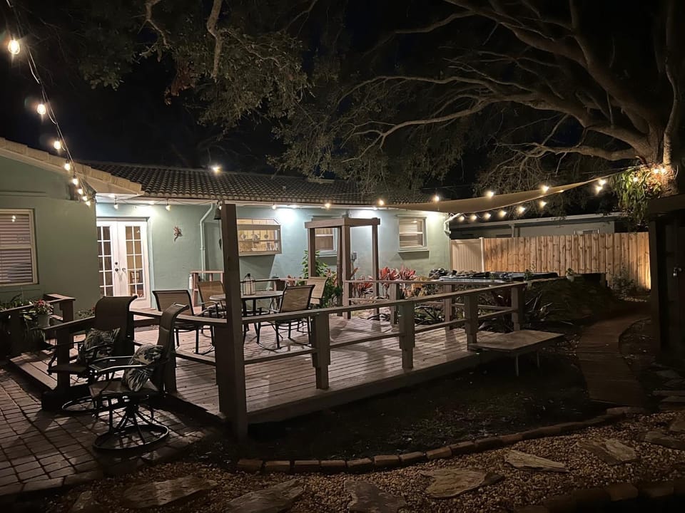 Blue Palm House House in Gulfport