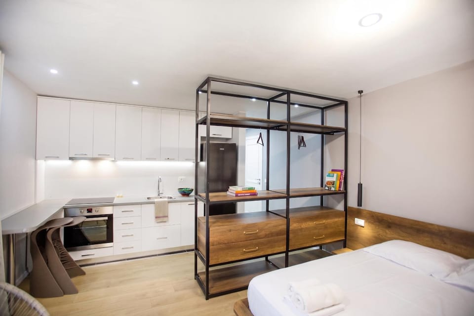 Bed, Kitchen or kitchenette, Photo of the whole room, Bedroom, oven, stove, wardrobe