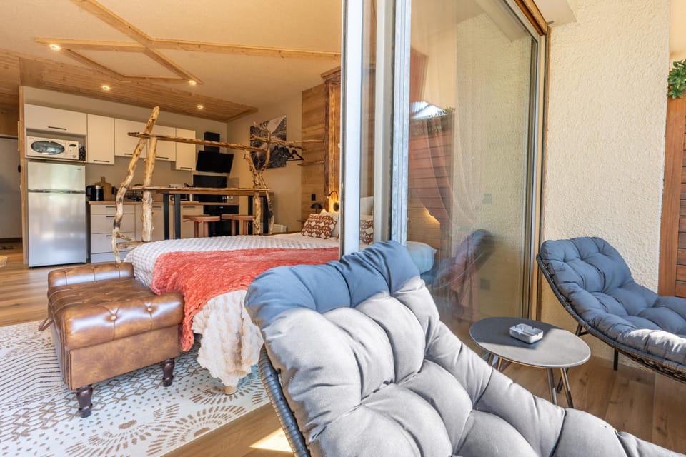 Balcony/Terrace, Living room, Photo of the whole room, Seating area
