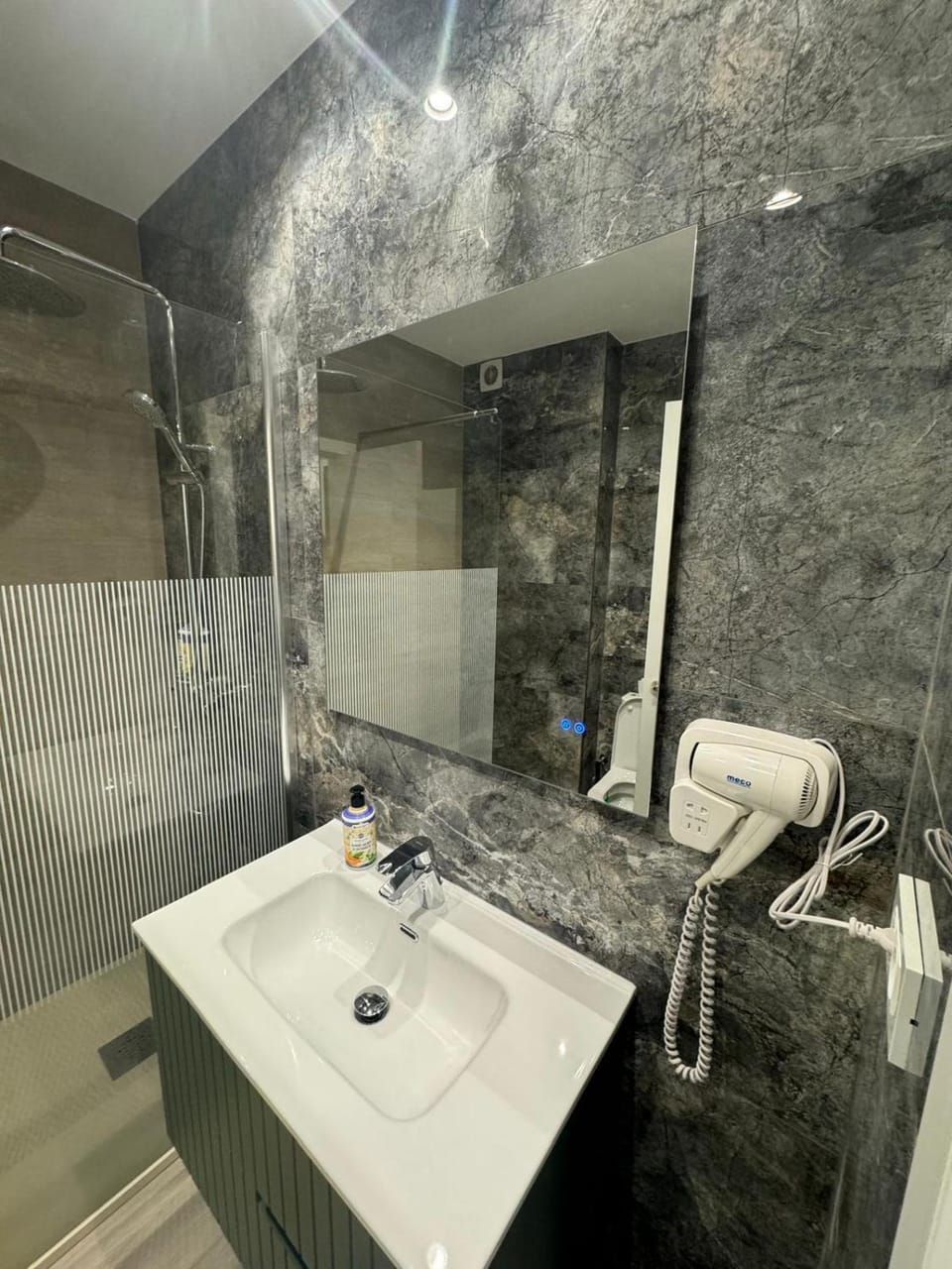 Chique HOME in Exigent Plaza faza 5 Apartment in Bucharest